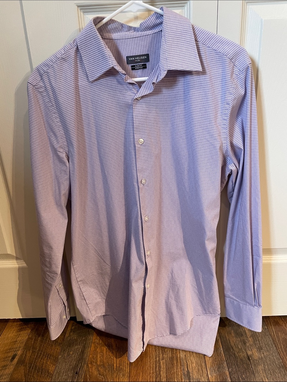 Van Heusen Flex Slim Fit Button-Down Dress Shirt - Men’s M (15.5, 32/33)